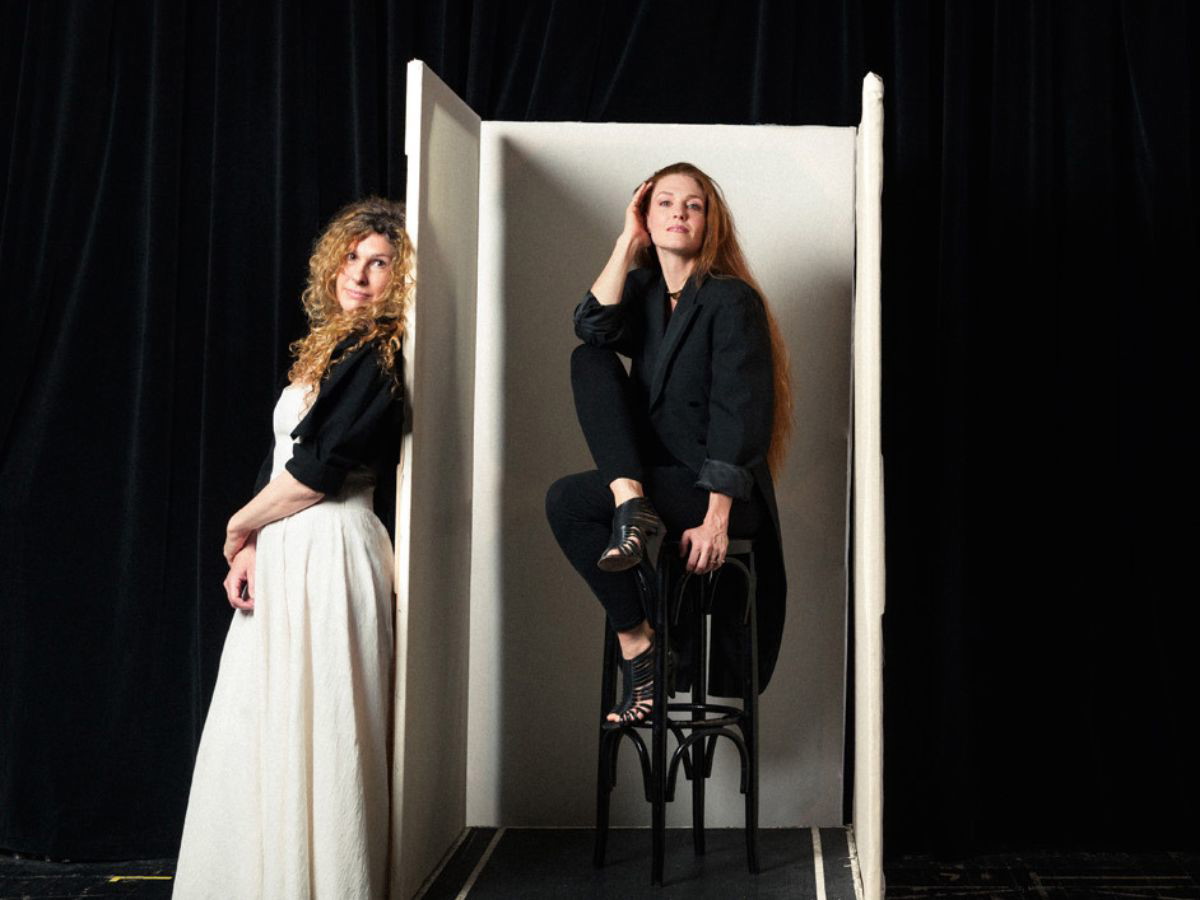 Lotte de Beer (l.) inszeniert, Wallis Giunta (r.) singt.