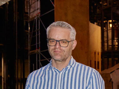 Ulfried Grabner, der neue Technische Direktor, auf der Unterbühne der Wiener Staatsoper.