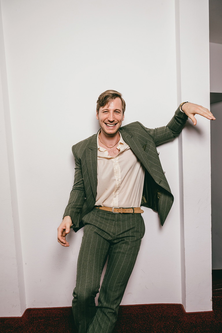 „In Alan Menkens Musik gibt es keine einzige Nummer, die man nicht feiern möchte.“
Simon Stockinger