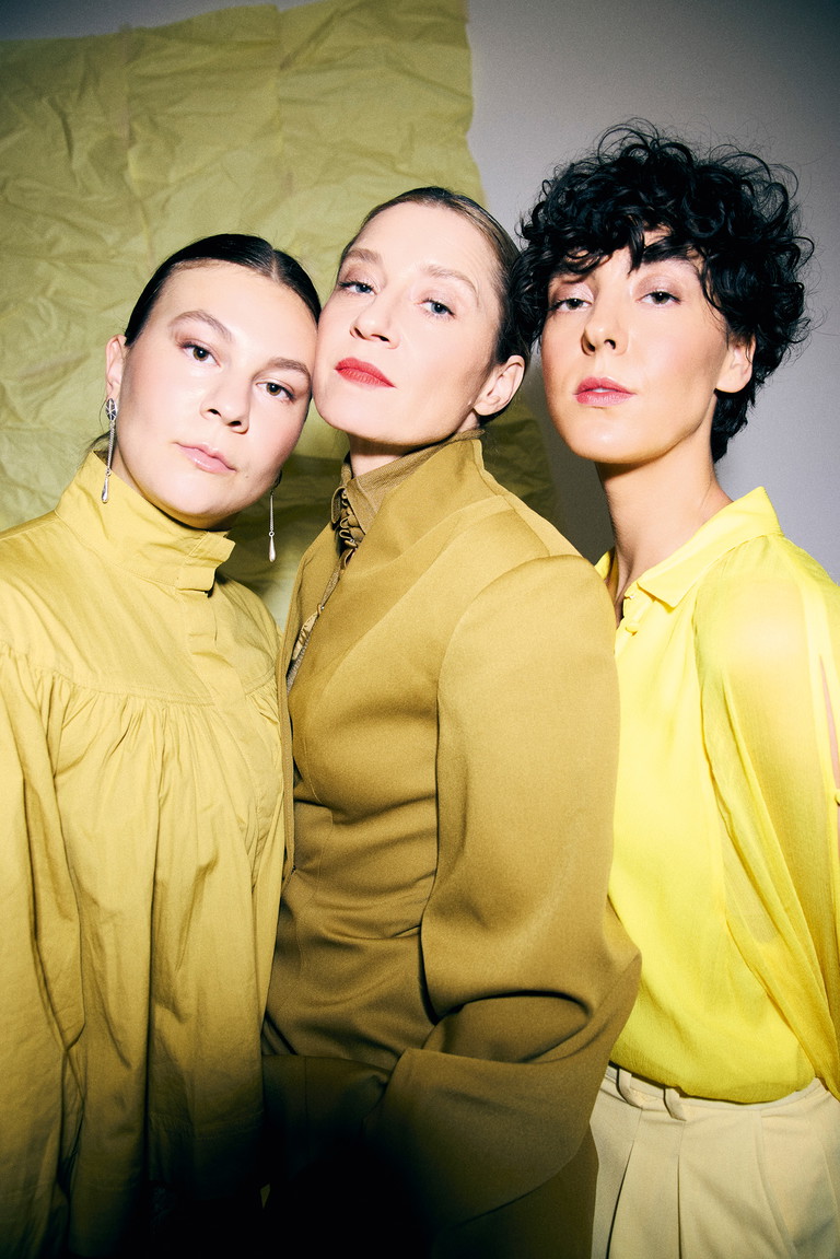 Vielfältige Persönlichkeiten. Lara-Luna Wojtkowiak (l.) hat eine Band in Berlin, Una Nowak (r.)
spielt in „Lecken 3000“ am Burgtheater, Barča Baxant (M.) ist Sängerin und kam erst spät zum Theater.