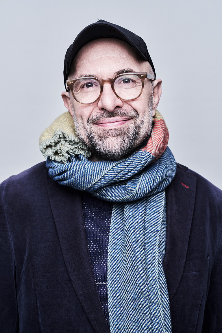REGISSEUR Philipp STÖLZL ist gefeierter Theater-, Film- und
Opernregisseur sowie Bühnenbildner. Er drehte Hits wie „Nord-
wand“ und „Ich war noch niemals
in New York“ und führte zeitgleich
Regie an den großen Theatern.