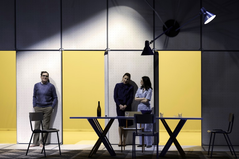 ELLEN BABIC_Joerg Ratjen_Doerte Lyssewski_Maresi Riegner(c)Monika Rittershaus_BURG.jpg
