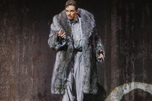 Lionel von Lawrence (Billy Flynn)