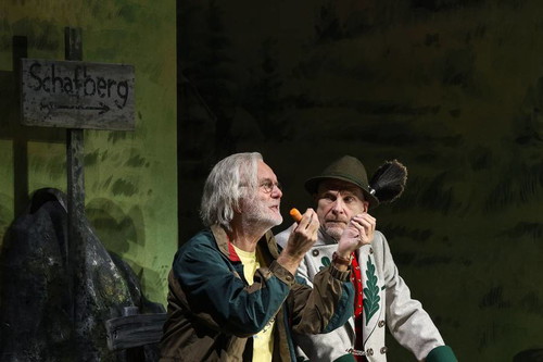 Harald Schmidt (Prof. Dr. Hinzelmann), Götz Schubert (Wilhelm Giesecke)