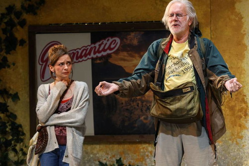 Julia Edtmeier (Klärchen), Harald Schmidt (Prof. Dr. Hinzelmann)