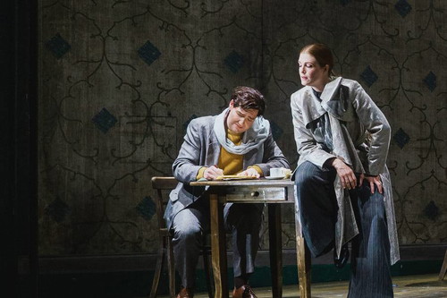 Attilio Glaser (Hoffmann), Wallis Giunta (Die Muse / Nicklausse)