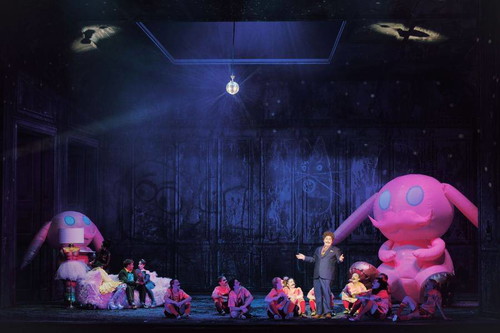 Ruth Brauer-Kvam (Miss Alice / Madame Francine), Lionel von Lawrence (Danny Robinson), Johanna Arrouas (BirdyLove/Fanchon), Jakob Semotan (Manager Stefan/Josef Stanzel), Ensemble