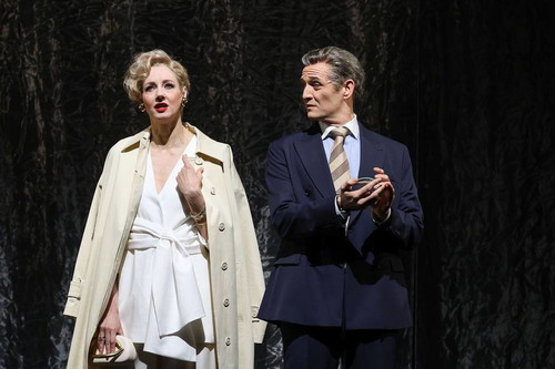 Bettina Mönch (Phyllis Rogers Stone), Drew Sarich (Benjamin Stone)