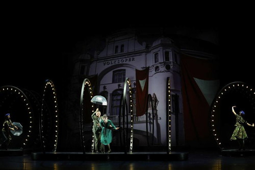 Robin Poell (Theodore Whitman), Marie Christin Zeisset (Emily Whitman), Ensemble