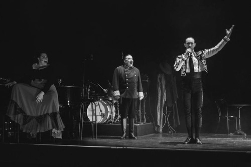Katia Ledoux (Carmen), Florian Carove (Morales), Stefan Cerny (Escamillo)