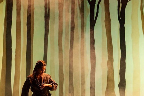 Eike Onyambu (Birk), Hannah Severin (Ronja)