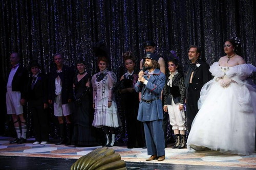 Tom Neuwirth (Frosch), Ensemble, Chor der Volksoper Wien