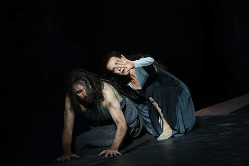 Probenfoto: Tommi Hakala (Jochanaan), Astrid Kessler (Salome)